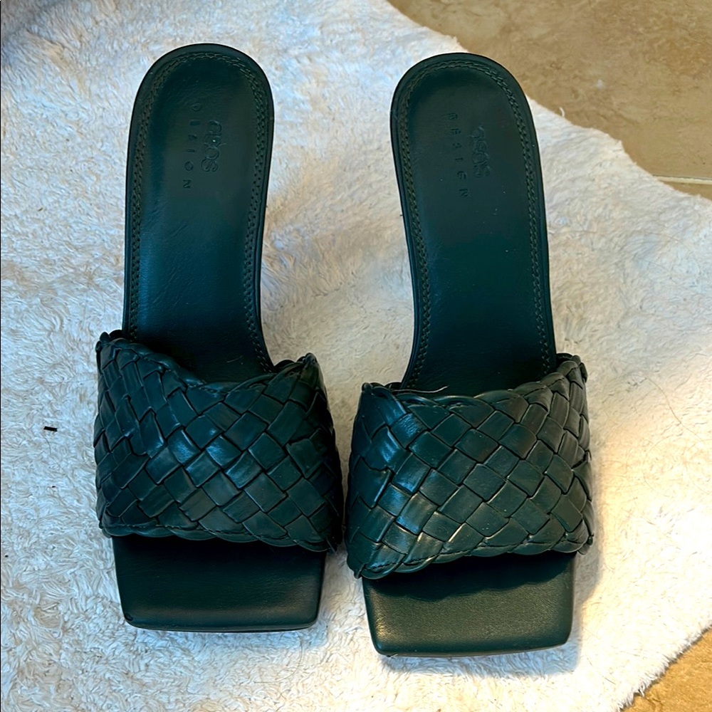 New. ASOS design square toe slides